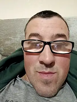 Snapshot of Staseqn chatting on 12-21-25, 12:07 Staseqn online show from 12-21-25, 12:07