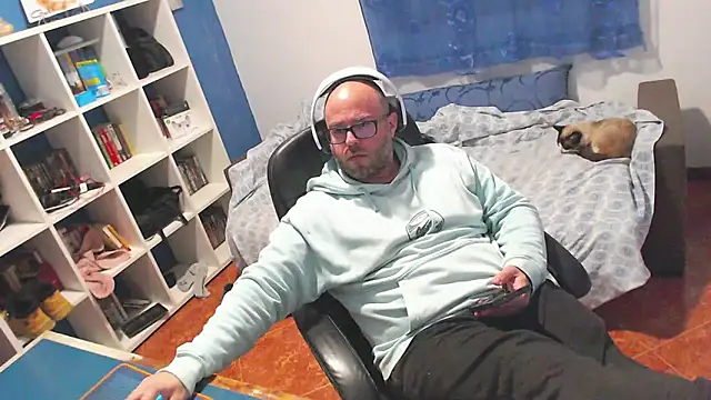 ravingr4d4 online show from 02-06-26, 12:04