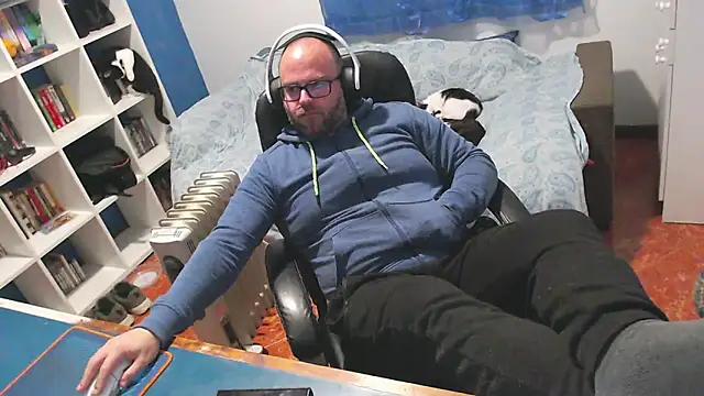 ravingr4d4 online show from 02-10-26, 10:14