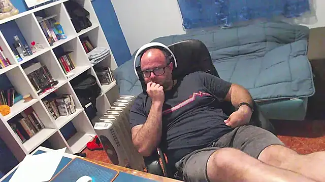 ravingr4d4 online show from 04-06-26, 09:38