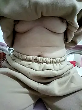 SweetGirl2k2 online show from 02-18-25, 08:58