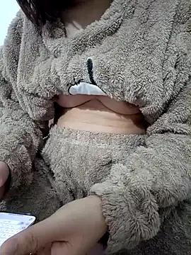 Snapshot of SweetGirl2k2 chatting on 11-13-25, 10:52 SweetGirl2k2 online show from 11-13-25, 10:52