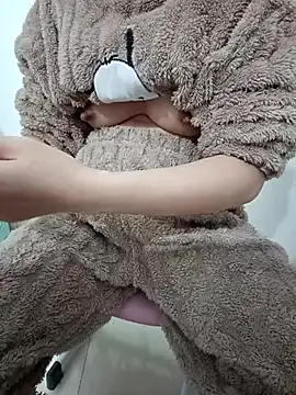 Snapshot of SweetGirl2k2 chatting on 12-02-25, 01:44 SweetGirl2k2 online show from 12-02-25, 01:44