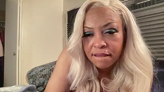 Snapshot of cocaNutt chatting on 02-18-26, 01:29 cocaNutt online show from 02-18-26, 01:29