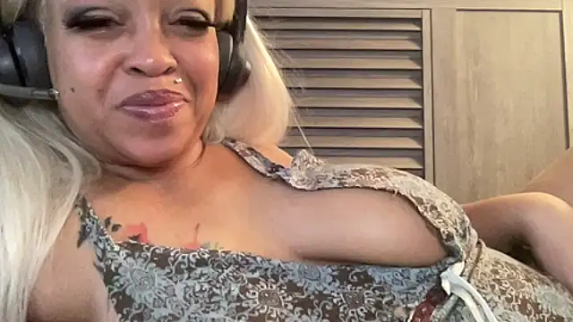 Snapshot of cocaNutt chatting on 02-26-26, 04:22 cocaNutt online show from 02-26-26, 04:22