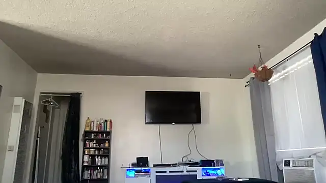 Snapshot of cocaNutt chatting on 03-16-26, 05:17 cocaNutt online show from 03-16-26, 05:17