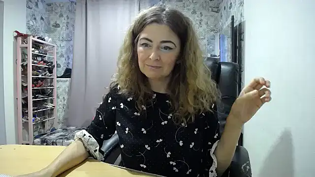 Helen1974 online show from 06-06-26, 03:11