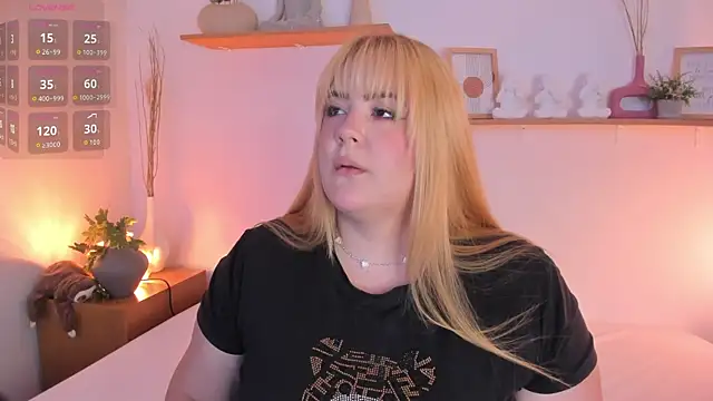 Snapshot of sophiarossee_ chatting on 06-02-26, 04:31 sophiarossee online show from 06-02-26, 04:31