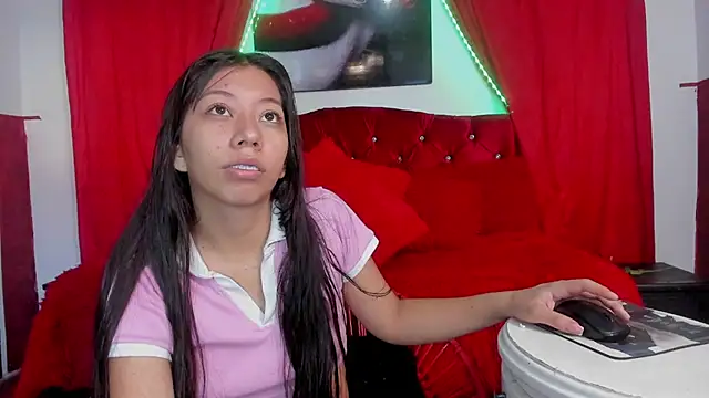 Snapshot of sexylaurita chatting on 01-30-25, 12:06 sexylaurita online show from 01-30-25, 12:06