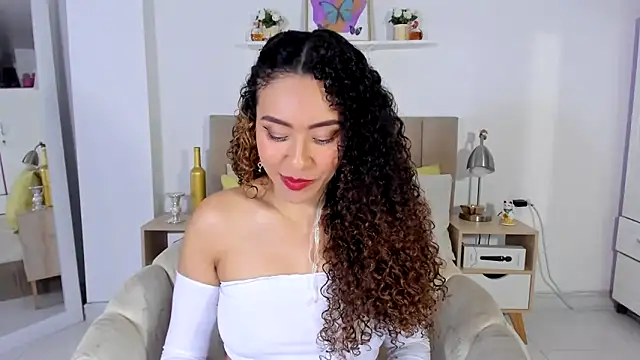 Snapshot of Zoe_Gruber chatting on 05-01-26, 11:09 Zoe Gruber online show from 05-01-26, 11:09