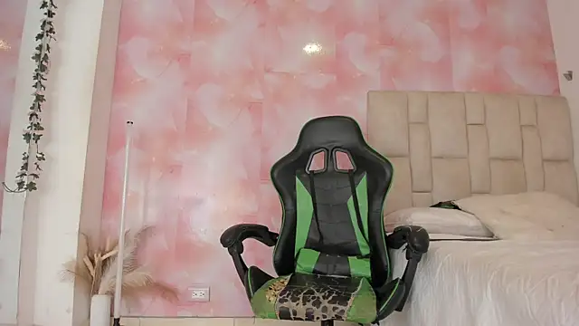 emily lean  online show from 03-31-26, 03:19