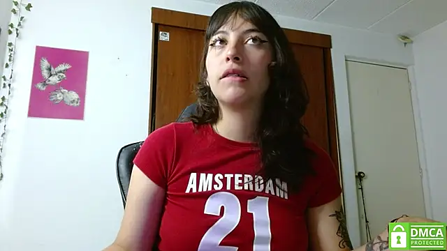 Snapshot of liisaxxx chatting on 07-04-26, 01:34 liisaxxx online show from 07-04-26, 01:34
