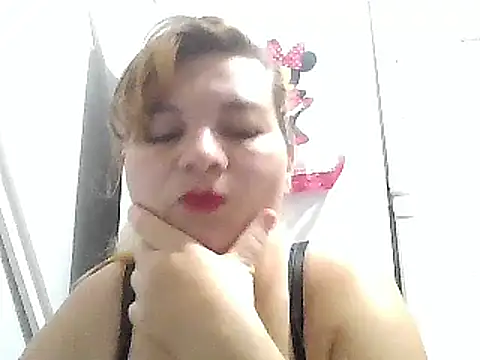 Snapshot of laiscibelle chatting on 02-17-25, 03:58 laiscibelle online show from 02-17-25, 03:58