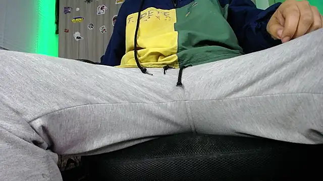 zacwatson  online show from 12-28-24, 08:48