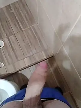 Snapshot of oliver_megan chatting on 09-24-25, 12:41 oliver megan online show from 09-24-25, 12:41