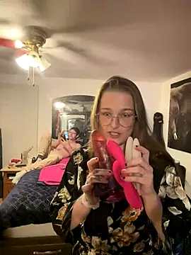 Snapshot of Mymy_Stevo_420 chatting on 12-08-24, 12:51 Mymy Stevo 420 online show from 12-08-24, 12:51