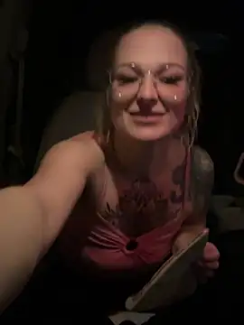 Snapshot of Mymy_Stevo_420 chatting on 01-24-25, 03:43 Mymy Stevo 420 online show from 01-24-25, 03:43