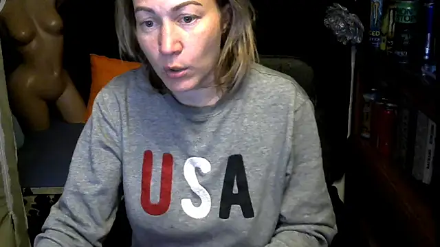 wLESLYMOSw online show from 11-14-25, 08:24