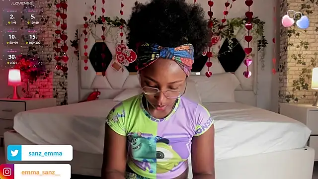 EmmaSanzz  online show from 02-10-25, 08:42