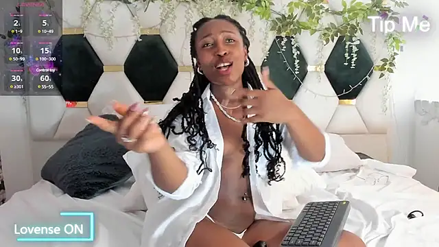 EmmaSanzz  online show from 03-04-25, 05:34