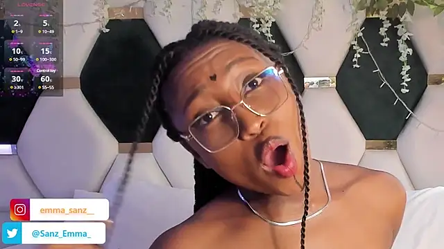 EmmaSanzz  online show from 03-06-25, 05:43