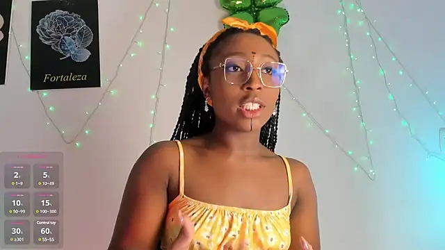 EmmaSanzz  online show from 03-11-25, 11:44