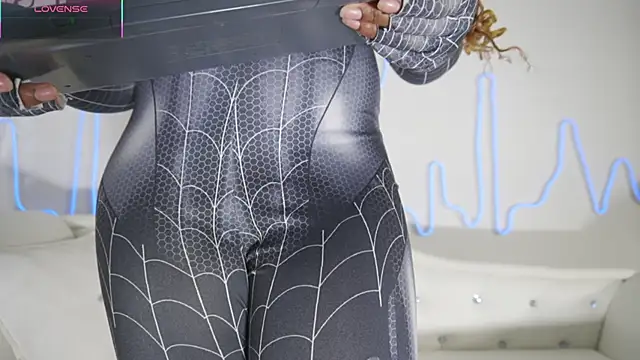 EmmaSanzz  online show from 11-30-25, 11:47