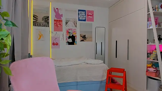 Lily Young online show from 03-25-26, 03:12