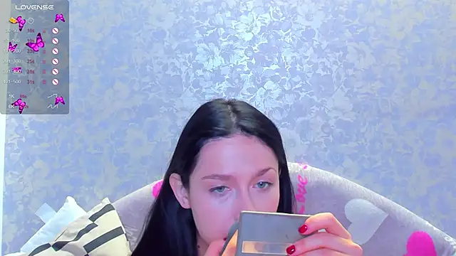 Vanessa Florence online show from 10-27-25, 01:31