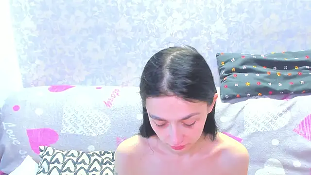 Snapshot of Vanessa_Florence chatting on 05-17-26, 01:03 Vanessa Florence online show from 05-17-26, 01:03