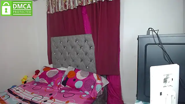 Snapshot of susana2523 chatting on 06-15-26, 03:53 susana2523 online show from 06-15-26, 03:53