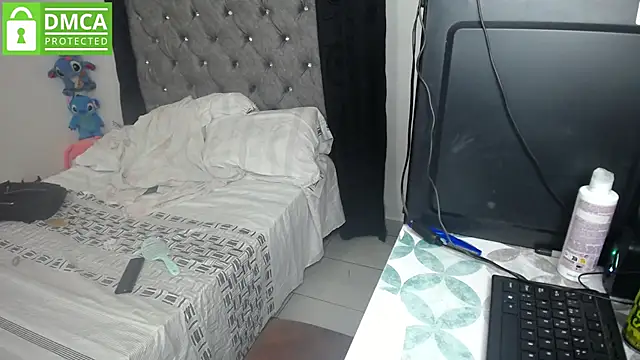 Snapshot of susana2523 chatting on 07-05-26, 02:40 susana2523 online show from 07-05-26, 02:40