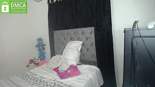 Snapshot of susana2523 chatting on 07-06-26, 01:35 susana2523 online show from 07-06-26, 01:35