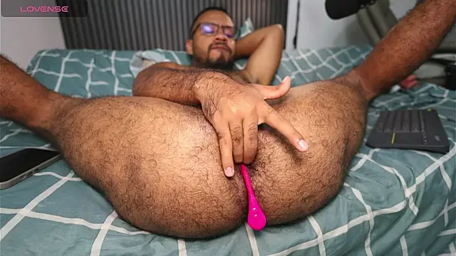 Little Bear00 online show from 04-15-26, 01:12