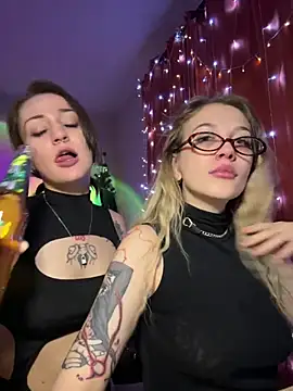 Snapshot of Dooubletroublee chatting on 01-18-25, 02:03 Dooubletroublee online show from 01-18-25, 02:03