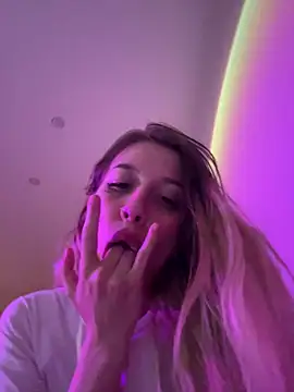 Snapshot of Dooubletroublee chatting on 01-20-25, 12:57 Dooubletroublee online show from 01-20-25, 12:57