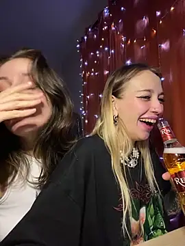 Snapshot of Dooubletroublee chatting on 02-02-25, 12:51 Dooubletroublee online show from 02-02-25, 12:51