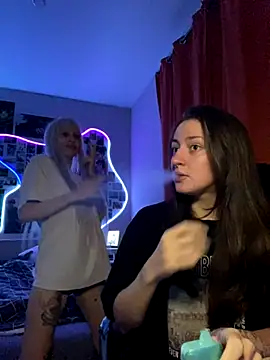 Snapshot of Dooubletroublee chatting on 09-27-25, 12:48 Dooubletroublee online show from 09-27-25, 12:48