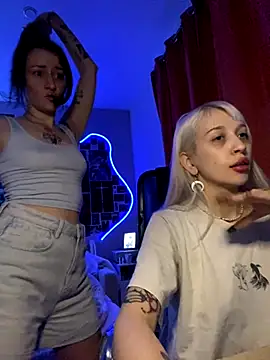 Snapshot of Dooubletroublee chatting on 10-05-25, 03:10 Dooubletroublee online show from 10-05-25, 03:10