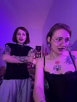 Dooubletroublee online show from 06-19-26, 10:24