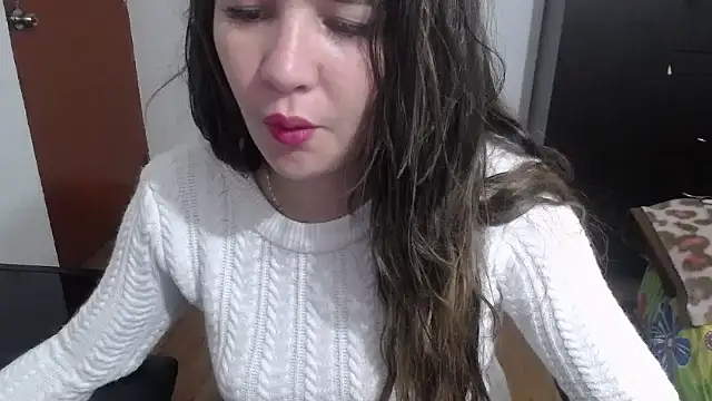 Luna girlhot  online show from 03-03-25, 06:44