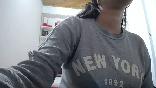 Luna girlhot  online show from 01-09-26, 07:26