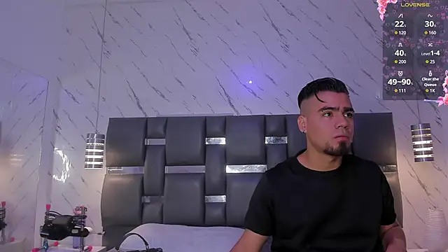 PittAndLunaa online show from 04-25-26, 12:19