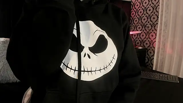 Snapshot of Adeelinee chatting on 01-05-26, 07:50 Adeelinee online show from 01-05-26, 07:50