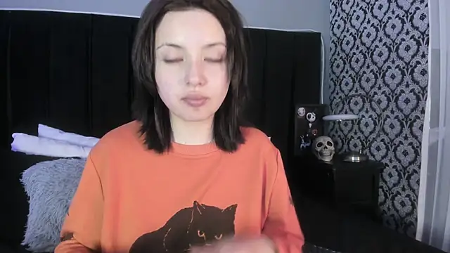 Snapshot of Adeelinee chatting on 03-07-26, 08:17 Adeelinee online show from 03-07-26, 08:17