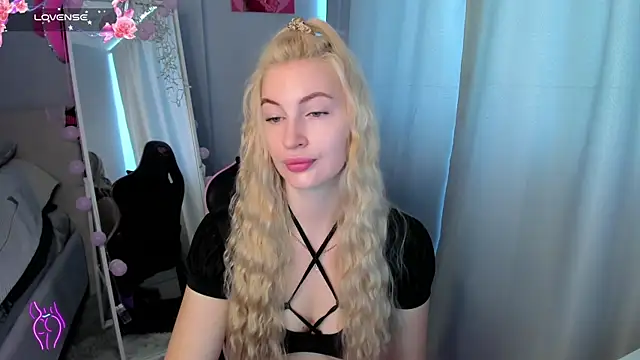 Snapshot of Kimmy_powell chatting on 06-15-26, 03:09 Kimmy powell online show from 06-15-26, 03:09