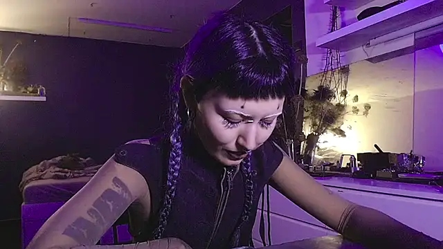 Snapshot of god_x_girl chatting on 12-20-24, 06:24 god x girl online show from 12-20-24, 06:24