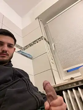 Snapshot of Furko_33 chatting on 12-13-24, 03:43 Furko 33 online show from 12-13-24, 03:43