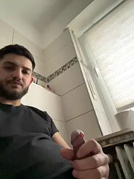 Snapshot of Furko_33 chatting on 02-14-25, 03:05 Furko 33 online show from 02-14-25, 03:05