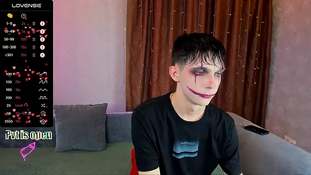 Aaron Boom online show from 10-31-25, 10:22